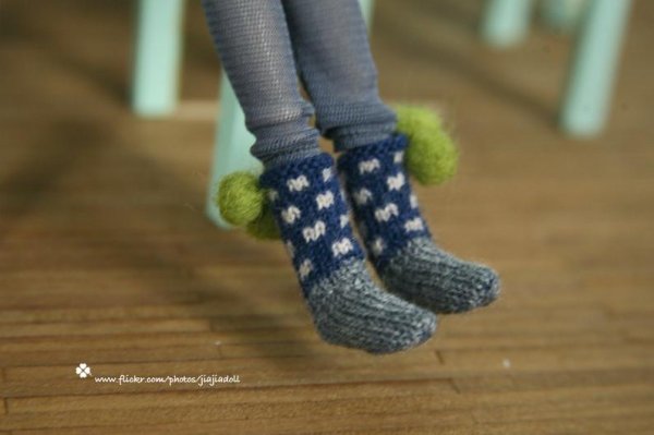 Photo2: navy blue dot pompom socks (2)