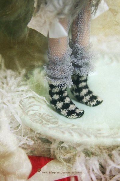 Photo2: sailor suit Hand Knit-black and white mini prismatic checked socks (2)