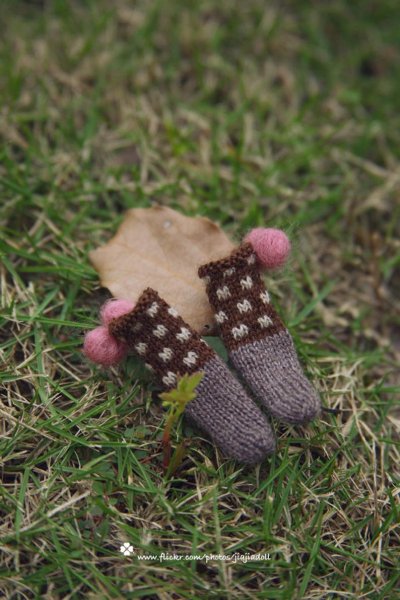 Photo8: 1:12 miniature art works Hand Knit tiny pompom socks  (8)