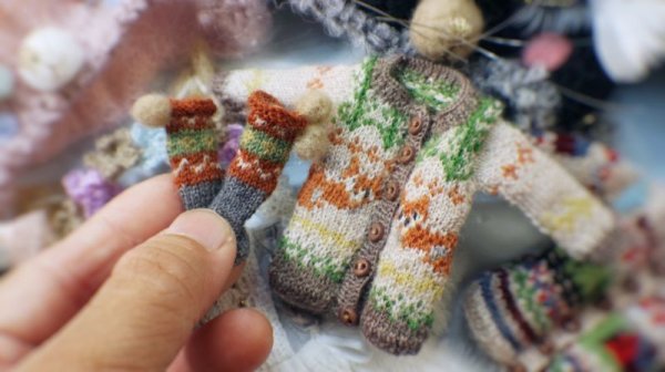 Photo2: fox colored pattern pompom socks (2)