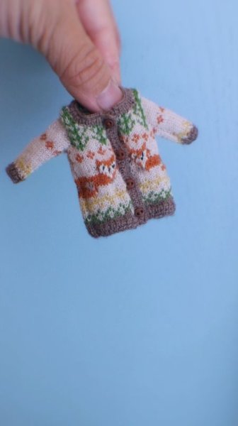 Photo1: cream fox sweater  (1)
