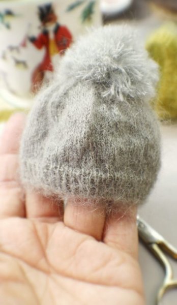 Photo2: grey mohair pompom hat (2)