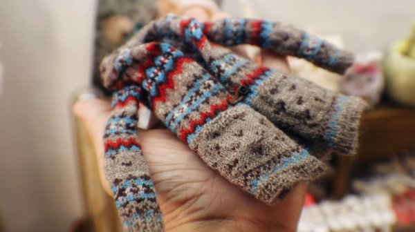 Photo2: Vintage pattern Sweater in camel (2)