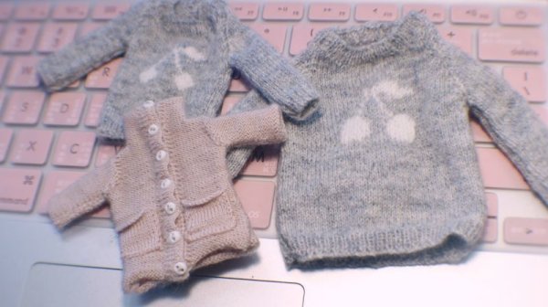 Photo4: grey cherry sweater (4)