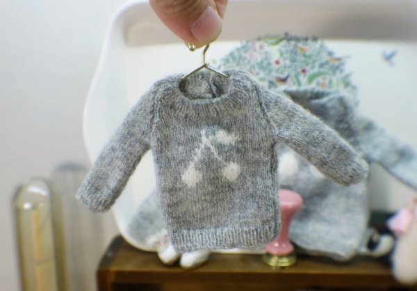 Photo2: grey cherry sweater (2)