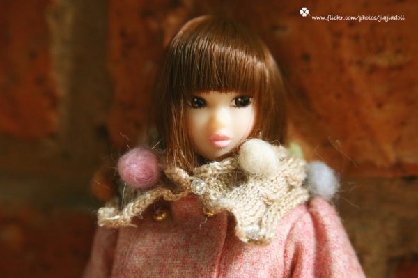 Photo2: color pompom cape in cream (2)
