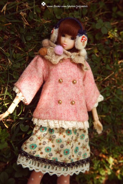 Photo5: color pompom cape in cream (5)