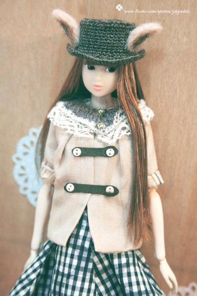 Photo2: coffee lace cape (2)