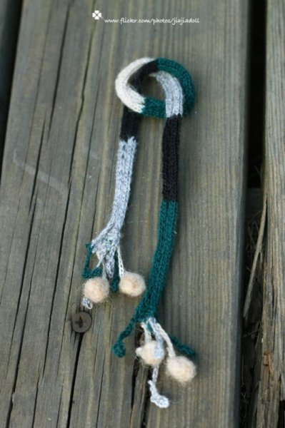 Photo1: pompom scarf in green (1)