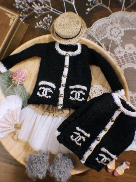 Photo2: chanel sweater in Black and white (2)