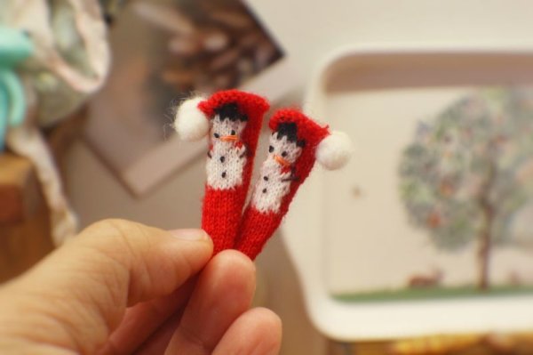 Photo1: Snow man pompom socks in red (1)