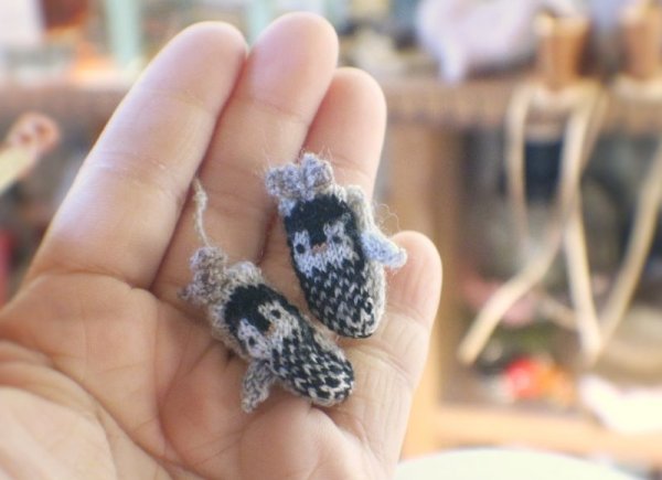 Photo4: grey penguin gloves (4)