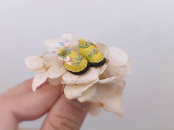 Photo2: yellow leather hand embroider flower shoes. (2)