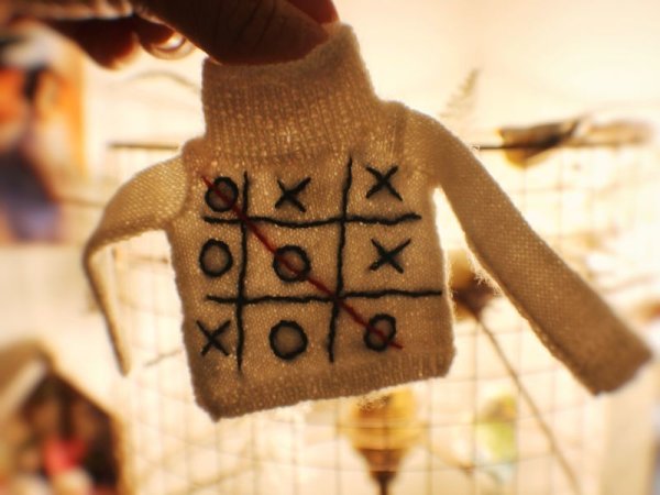 Photo2: xxooo sweater in white ( hand embroidered  )  (2)