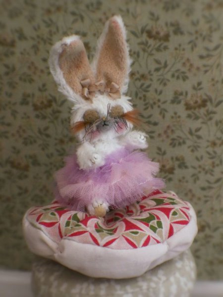 Photo2: Mini Sleeping Bunny in white (2)