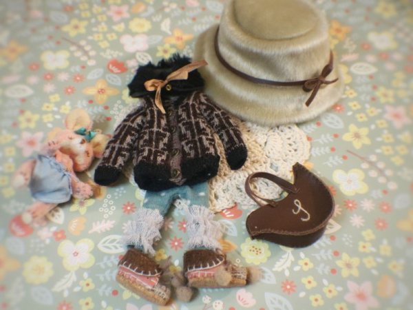 Photo2: 5 pieces coffee Fendi sweater set (2)