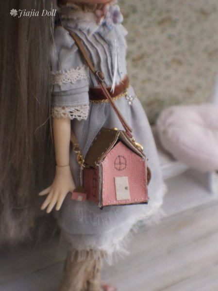 Photo10: hand sewing and embroidered little pink house bag( of our times) (10)