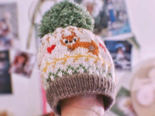 Photo1: coloured cream fox knitted pompom hat (1)