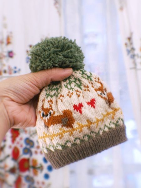 Photo2: coloured cream fox knitted pompom hat (2)