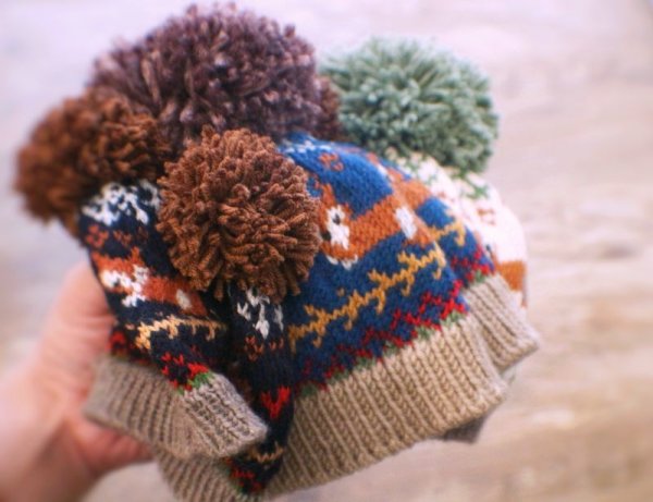 Photo6: coloured cream fox knitted pompom hat (6)