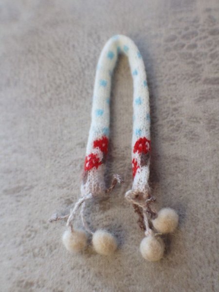 Photo1: mushrooms and raining pompom Scarf in white (1)