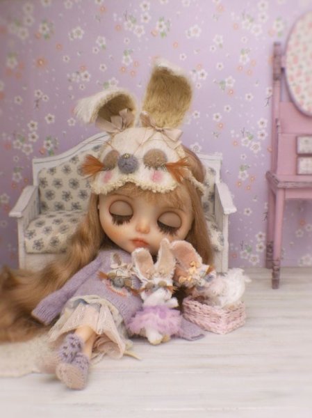 Photo7: sleeping bear mask in brown (big head) (7)