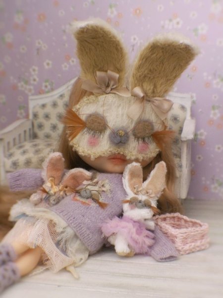 Photo11: sleeping bear mask in brown (big head) (11)