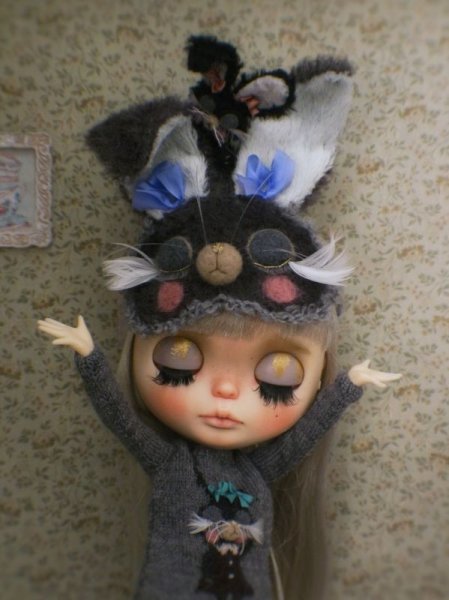 Photo5: sleeping bear mask in brown (big head) (5)