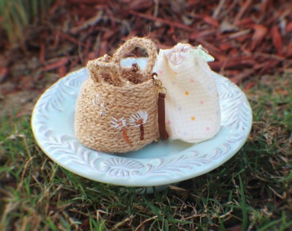 Photo18: many ways to use hand sewing and embroidered dandelion straw bag(of spirited girl ) (18)