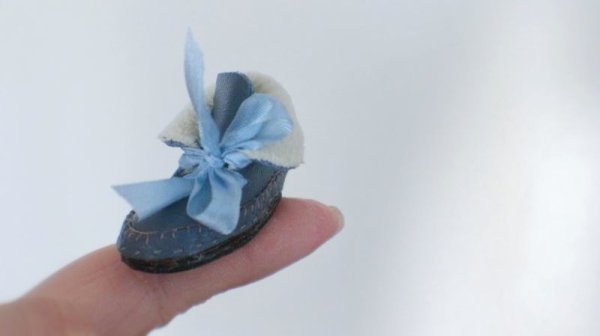 Photo19: hand sewing grey leather ribbon boots (of Irene's Lunch set) (19)