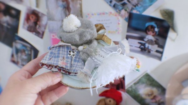 Photo3: hand knit grey pompom beret (3)