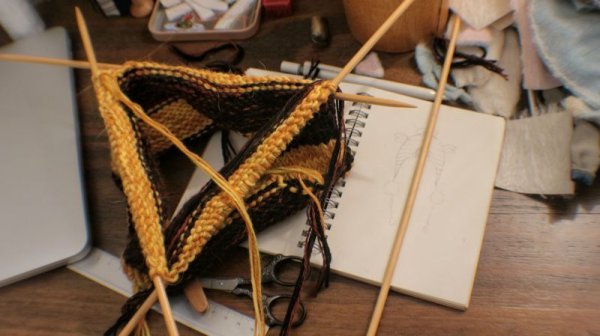 Photo18: happy bee hat (many ways to wear) (18)