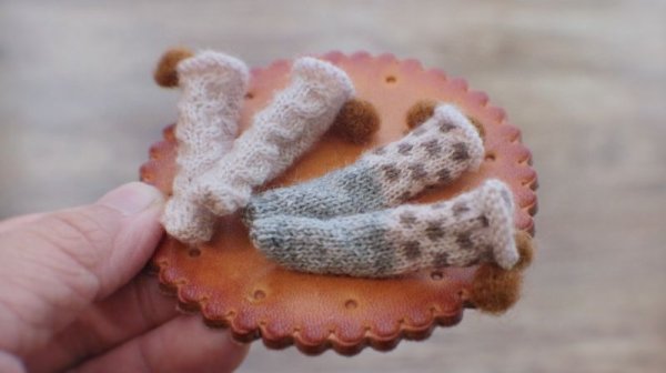 Photo4: cream twist pompom socks long version  (4)