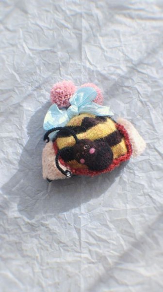 Photo4: happy bee hat (many ways to wear) (4)