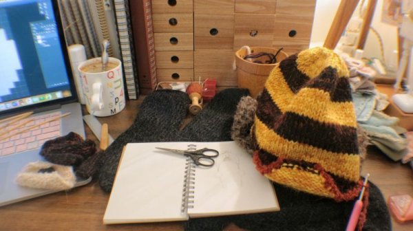 Photo16: happy bee hat (many ways to wear) (16)