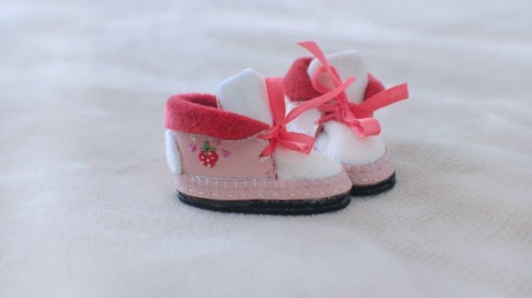 Photo1: strawberry boots as sweet as lovers (Pure & Peace Blessing to you) (1)