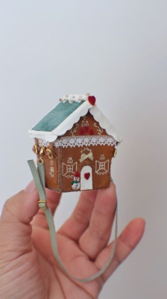 Photo1: the gingerbread house snowman want to live in (Pure & Peace Blessing to you) (1)