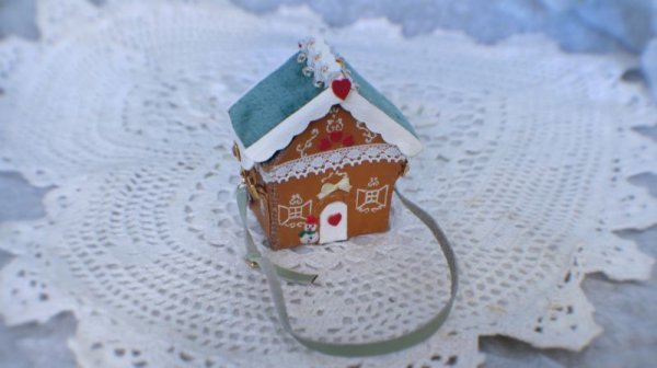 Photo3: the gingerbread house snowman want to live in (Pure & Peace Blessing to you) (3)