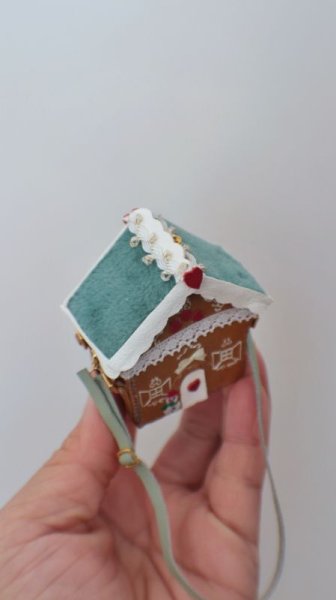 Photo2: the gingerbread house snowman want to live in (Pure & Peace Blessing to you) (2)