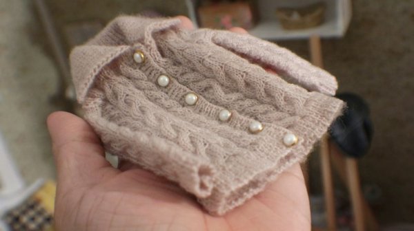 Photo2: cream classical twist sweater (2)