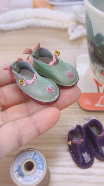 Photo2: kitty leather hand embroider shoes (2)
