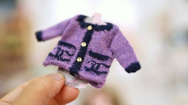 Photo2: violet Chanel sweater (2)