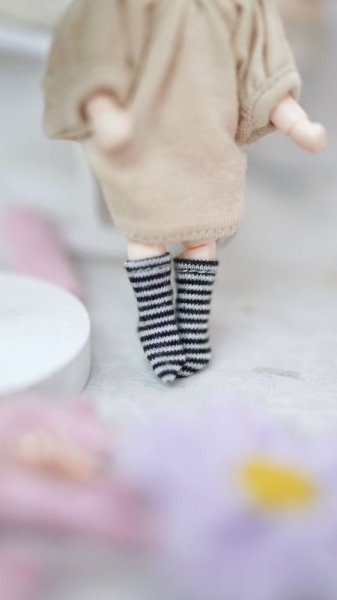 Photo1: black and white stripes socks (1)
