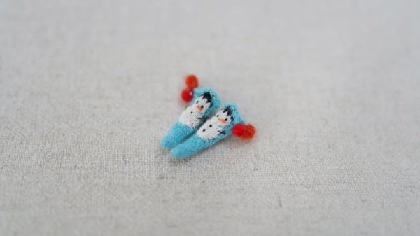 Photo3: 1:12 miniature art works Hand Knit tiny snowman socks (3)