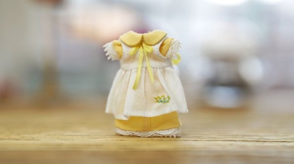 Photo1: 2 piece hand embroidered white and yellow bowknots dress set (1)