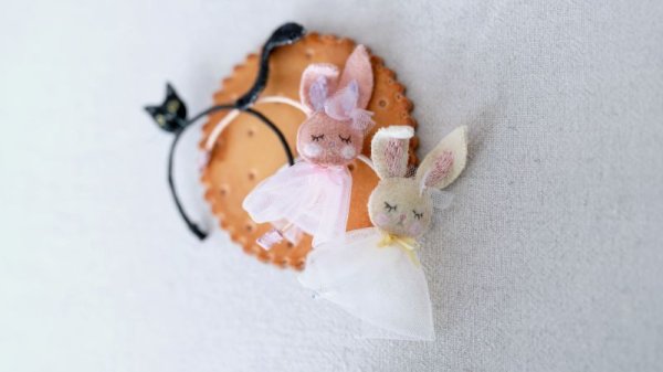 Photo7: cream bunny headband (7)