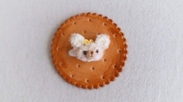 Photo2: cream bear hairpin (2)