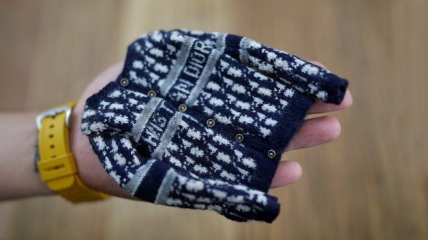 Photo3: 2 side to wear Dior sweater  (3)