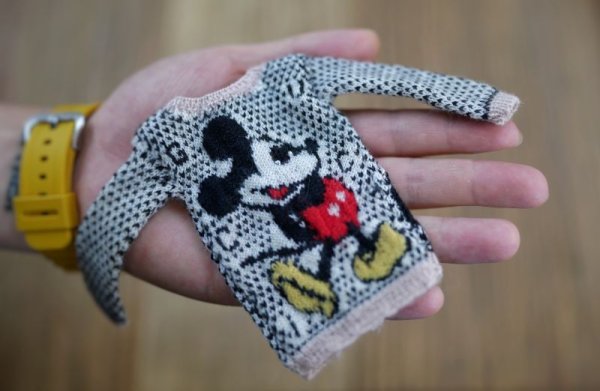 Photo1: 2 side to wear Gucci Mickey sweater  (1)