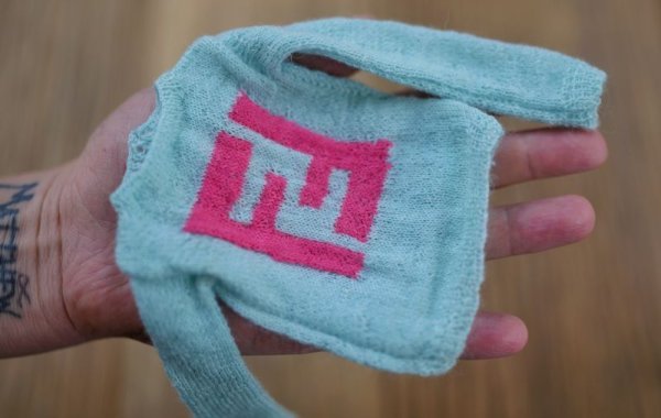 Photo2: mint fendi sweater  (2)